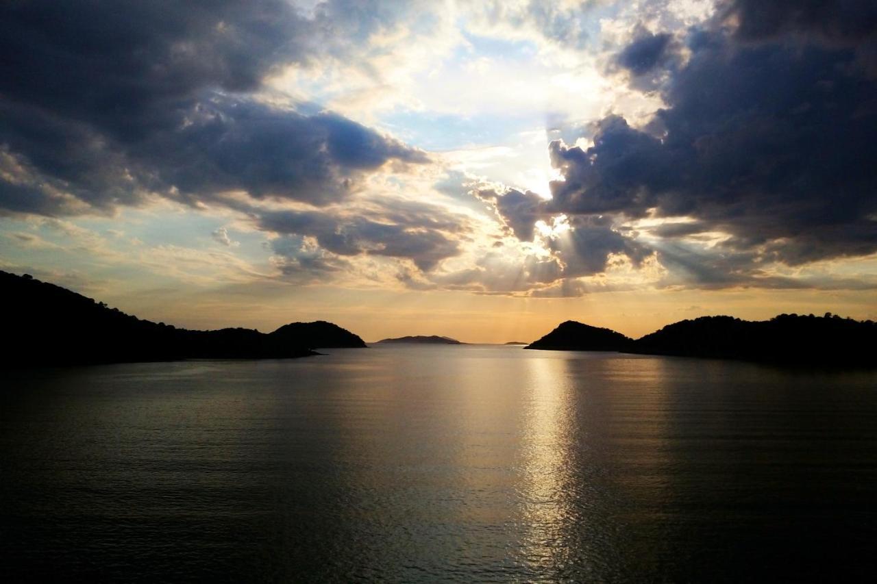 Apartments By The Sea Ubli, Lastovo - 8354 Uble Zewnętrze zdjęcie