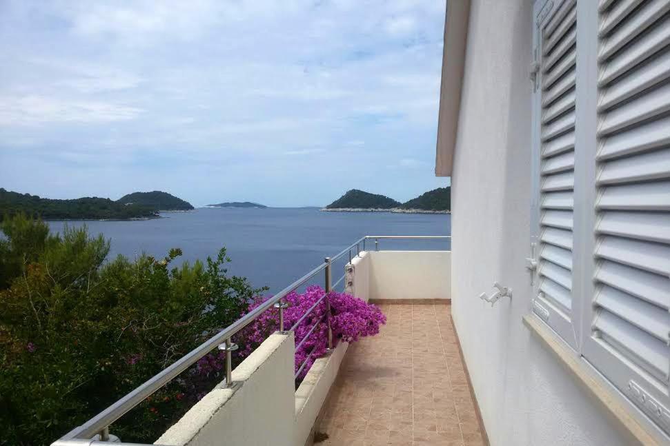 Apartments By The Sea Ubli, Lastovo - 8354 Uble Zewnętrze zdjęcie